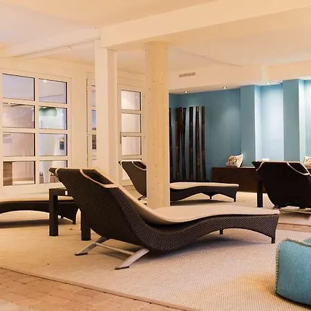 Atrium Hotel